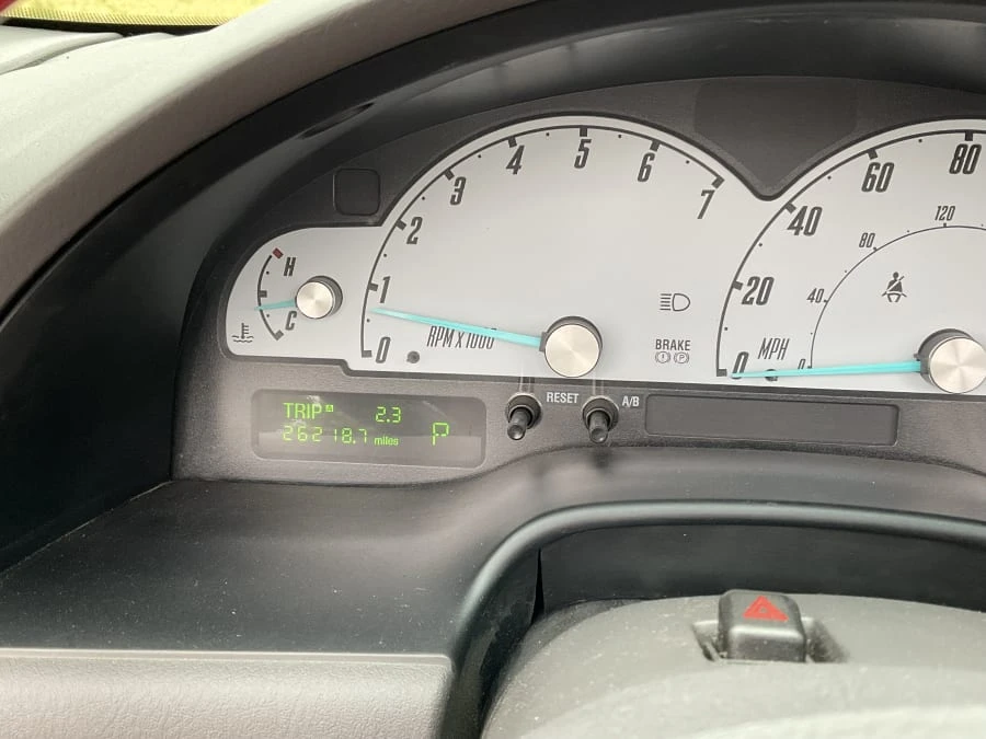 2002 Ford Thunderbird 11th Gen - Image 9 of 12