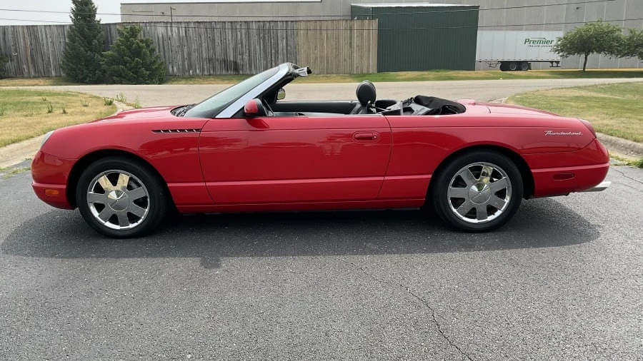 2002 Ford Thunderbird 11th Gen - Image 2 of 11