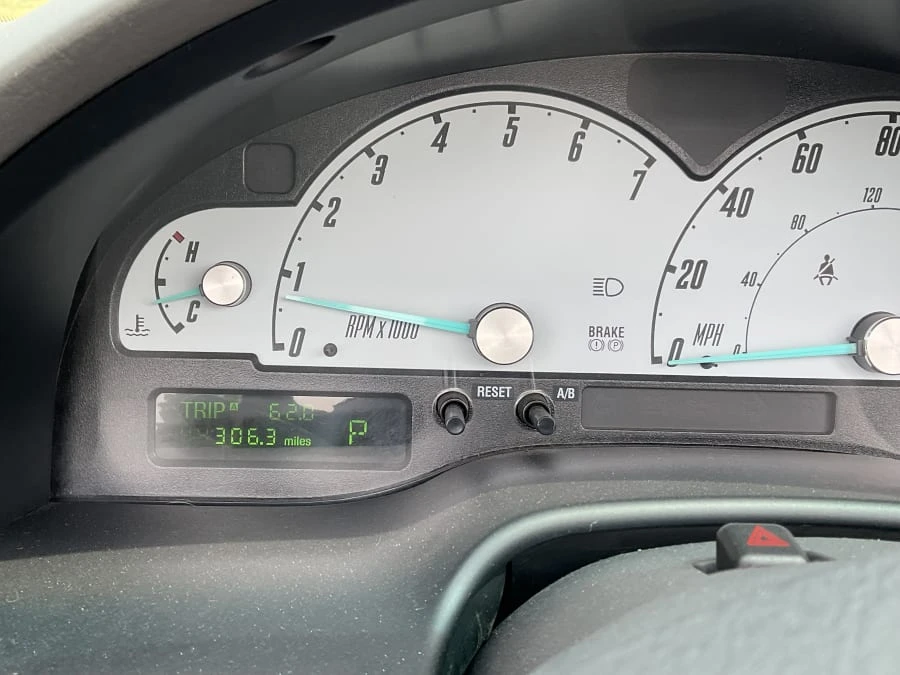 2002 Ford Thunderbird 11th Gen - Image 13 of 15