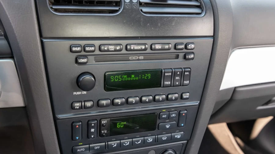 2002 Ford Thunderbird 11th Gen - Image 25 of 31