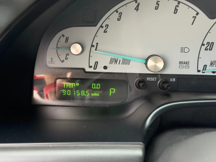 2002 Ford Thunderbird 11th Gen - Image 13 of 14