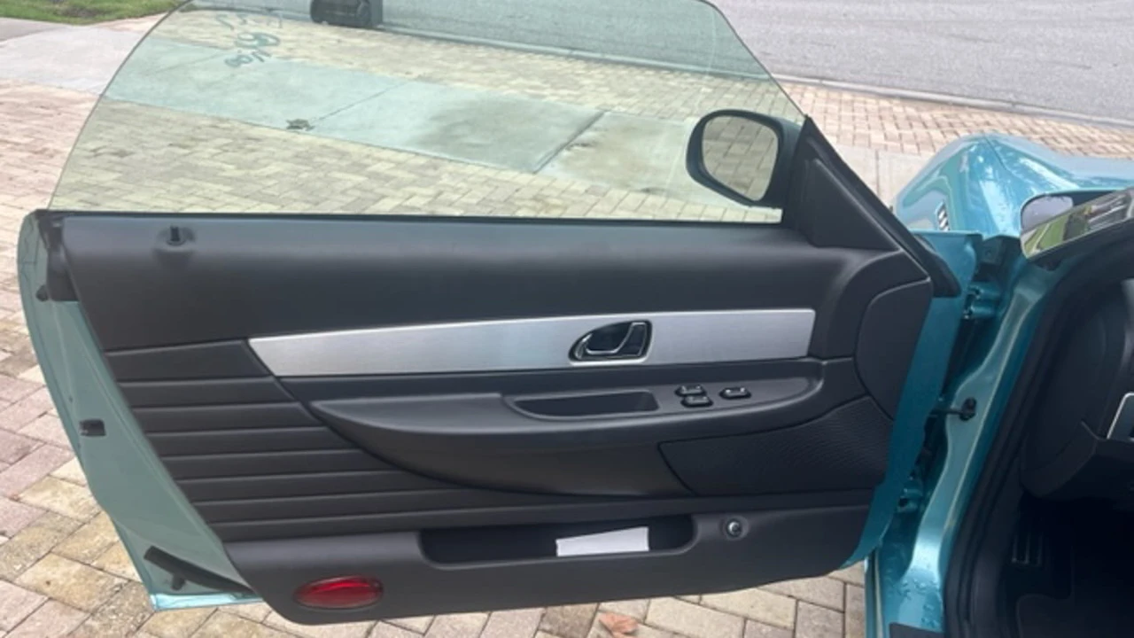 2002 Ford Thunderbird 11th Gen - Image 12 of 15