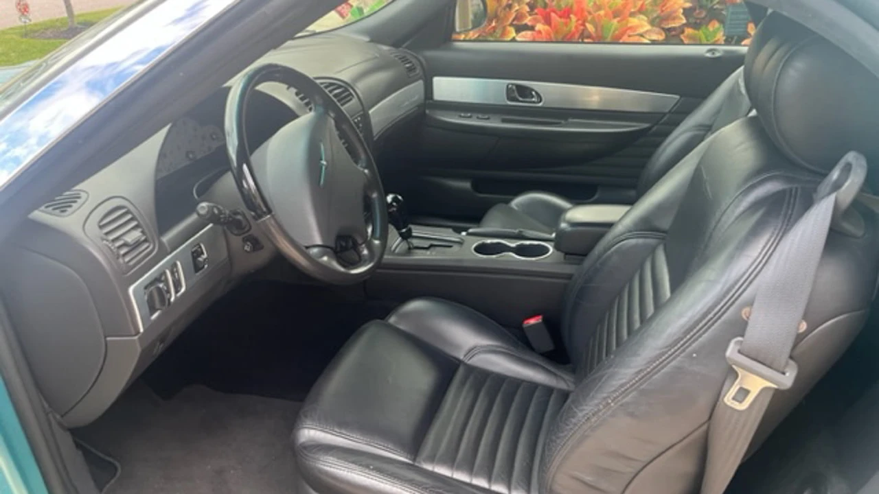 2002 Ford Thunderbird 11th Gen - Image 4 of 15