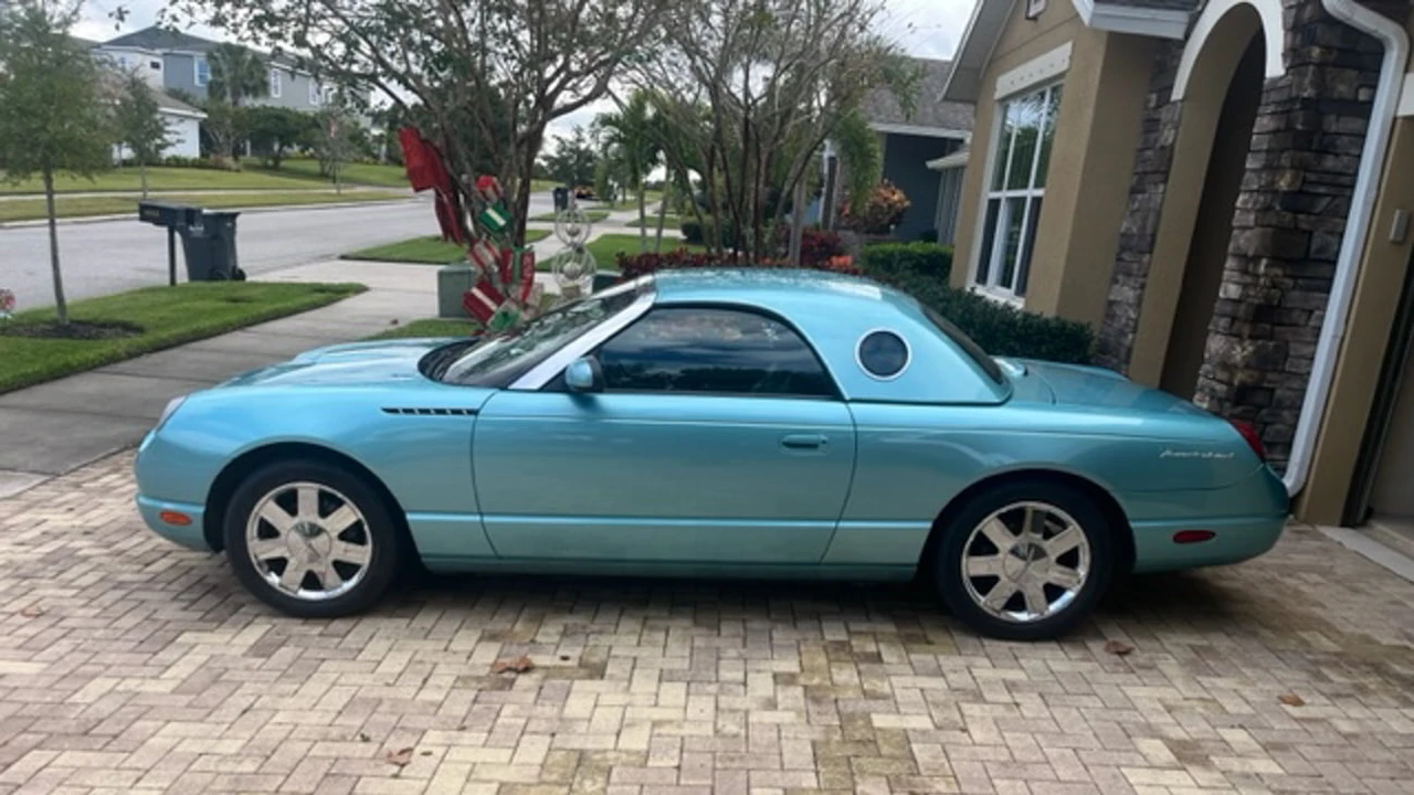 2002 Ford Thunderbird 11th Gen - Image 2 of 15