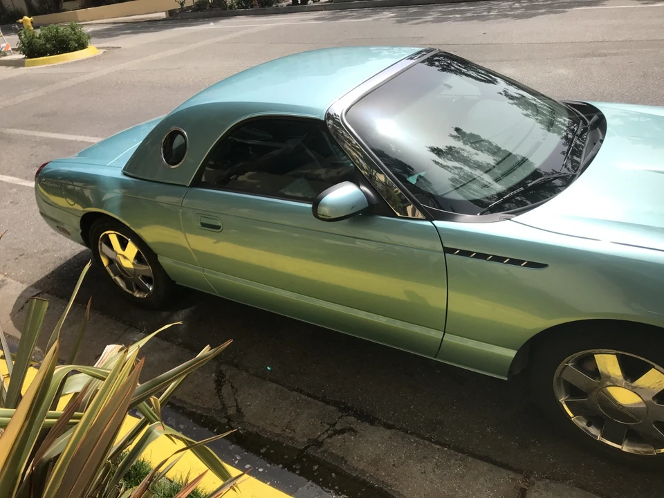 2002 Ford Thunderbird 11th Gen - Image 17 of 21