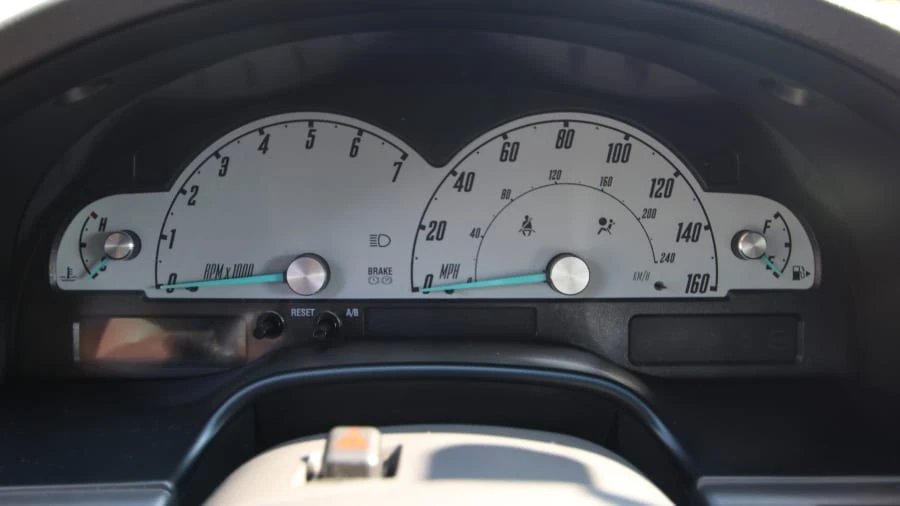 2002 Ford Thunderbird 11th Gen - Image 16 of 31
