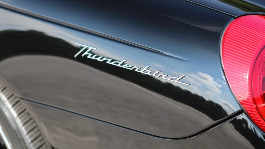 2002 Ford Thunderbird 11th Gen - Image 24 of 31