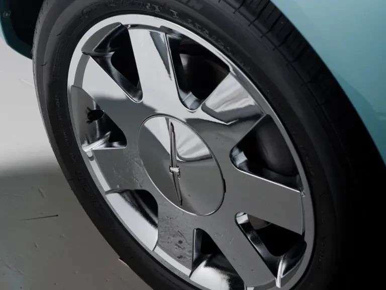 2002 Ford Thunderbird 11th Gen - Image 17 of 18