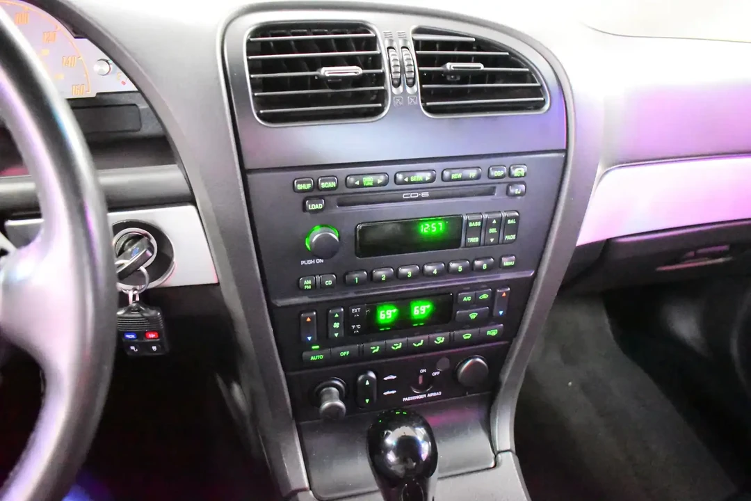 2002 Ford Thunderbird 11th Gen - Image 13 of 25