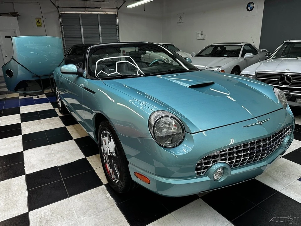 2002 Ford Thunderbird 11th Gen - Image 2 of 21