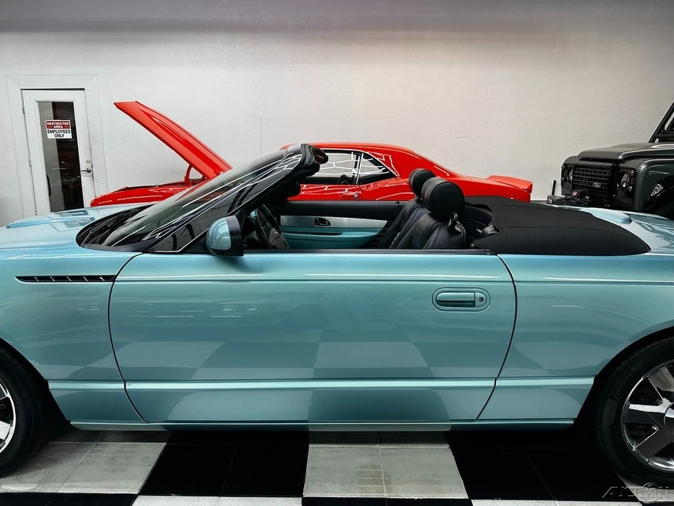 2002 Ford Thunderbird 11th Gen - Image 15 of 21