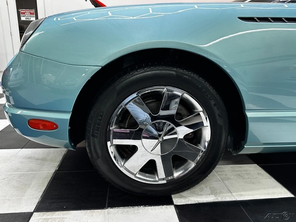 2002 Ford Thunderbird 11th Gen - Image 11 of 21