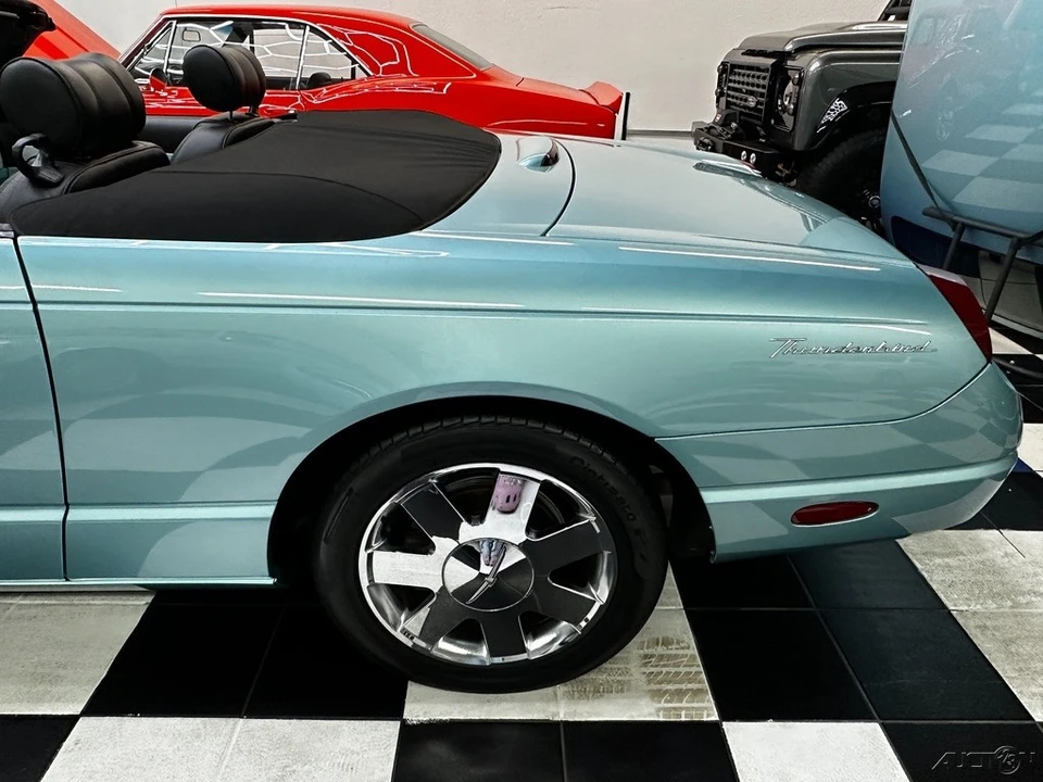 2002 Ford Thunderbird 11th Gen - Image 17 of 21