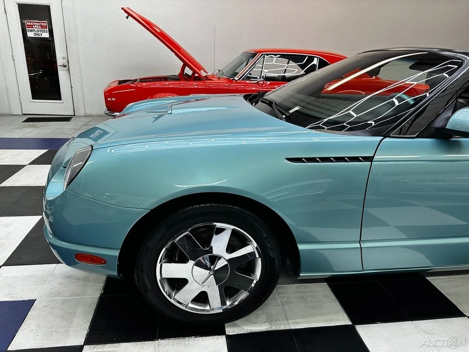 2002 Ford Thunderbird 11th Gen - Image 10 of 21