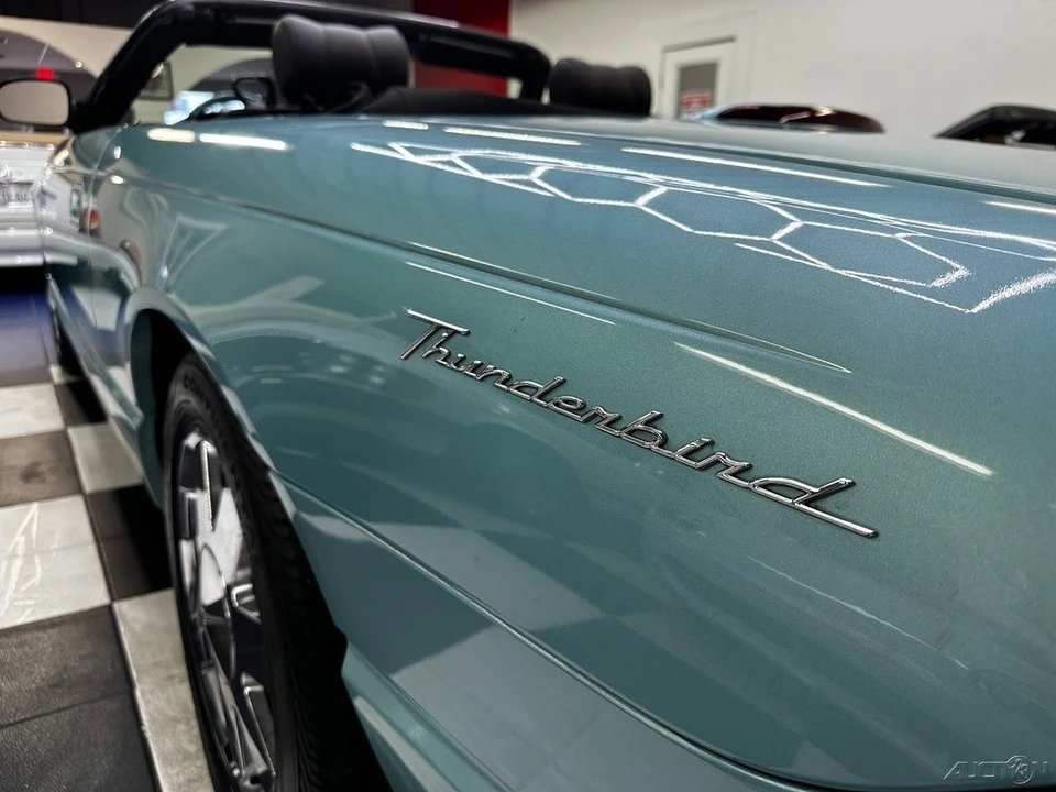 2002 Ford Thunderbird 11th Gen - Image 22 of 24