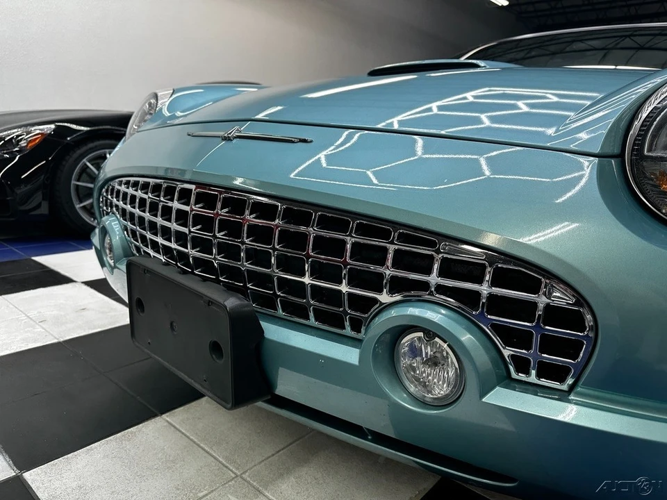2002 Ford Thunderbird 11th Gen - Image 11 of 24