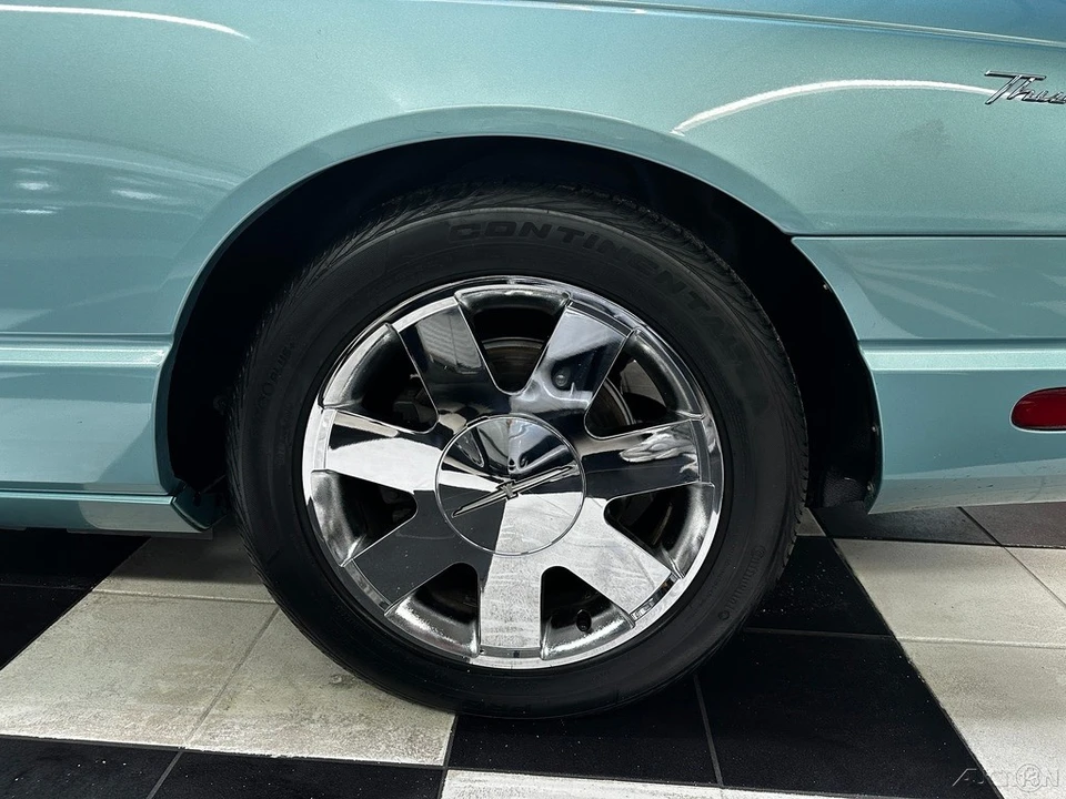 2002 Ford Thunderbird 11th Gen - Image 21 of 24