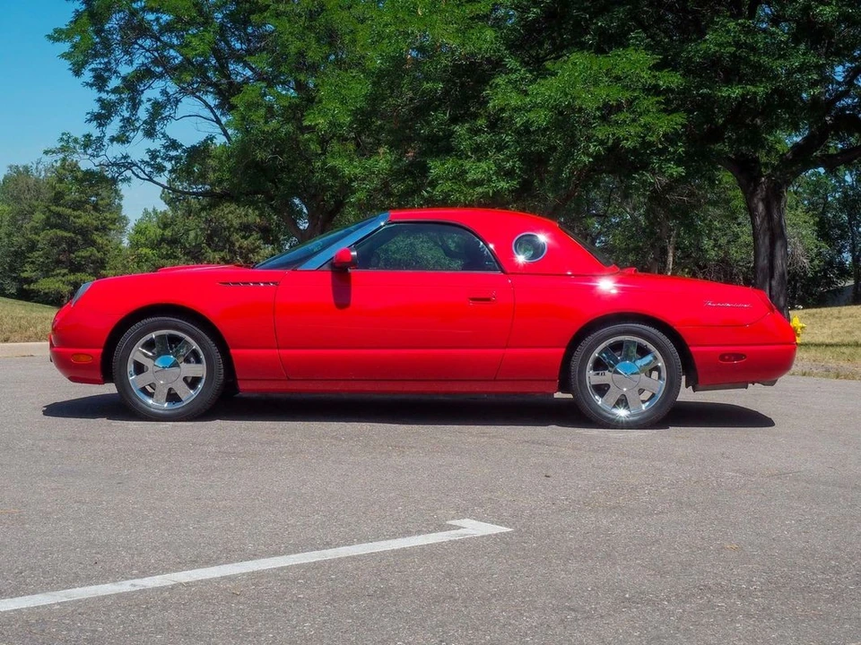 2002 Ford Thunderbird 11th Gen - Image 13 of 31