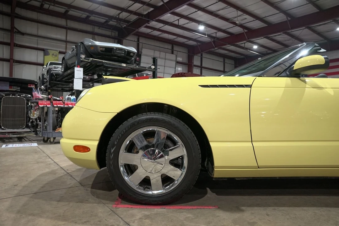 2002 Ford Thunderbird 11th Gen - Image 3 of 31