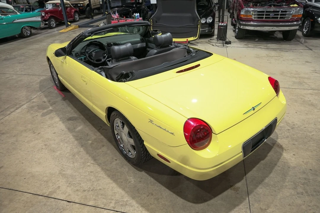 2002 Ford Thunderbird 11th Gen - Image 16 of 31