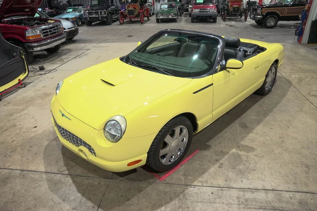 2002 Ford Thunderbird 11th Gen - Image 15 of 31