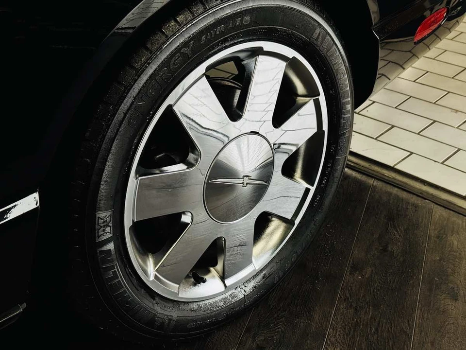 2002 Ford Thunderbird 11th Gen - Image 10 of 31
