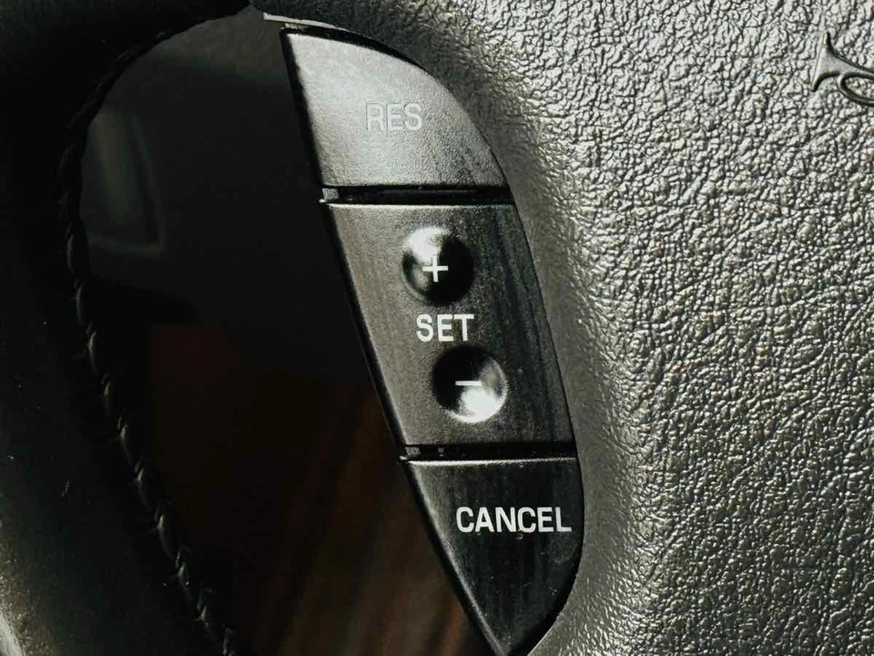 2002 Ford Thunderbird 11th Gen - Image 28 of 31