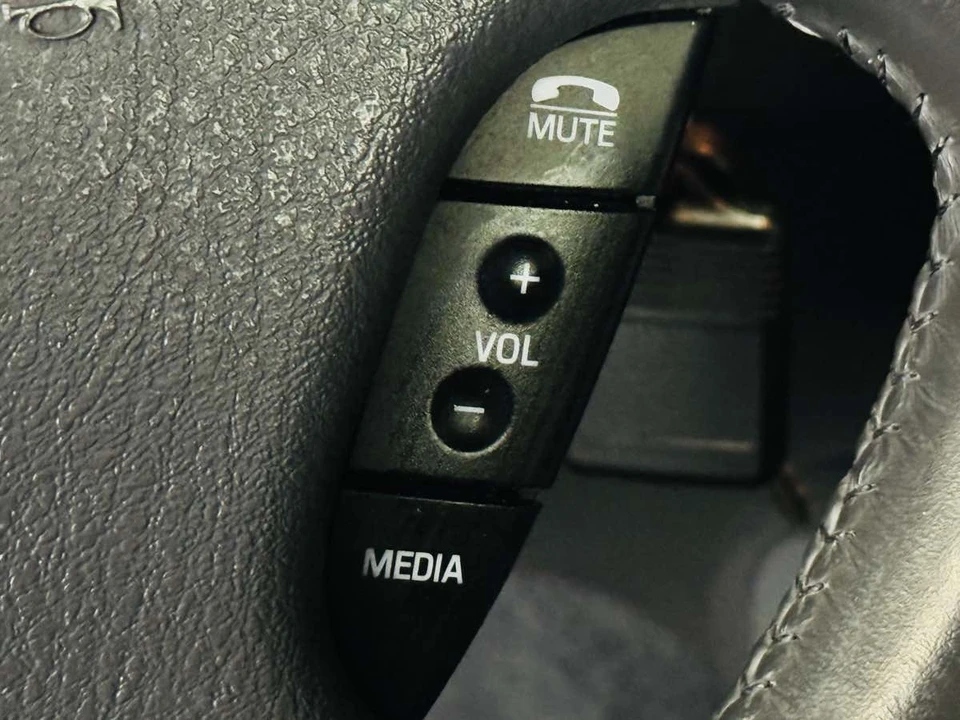 2002 Ford Thunderbird 11th Gen - Image 29 of 31