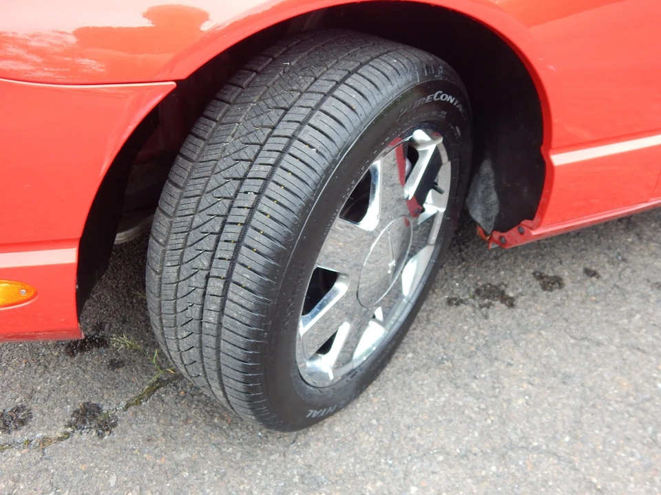 2002 Ford Thunderbird 11th Gen - Image 26 of 31