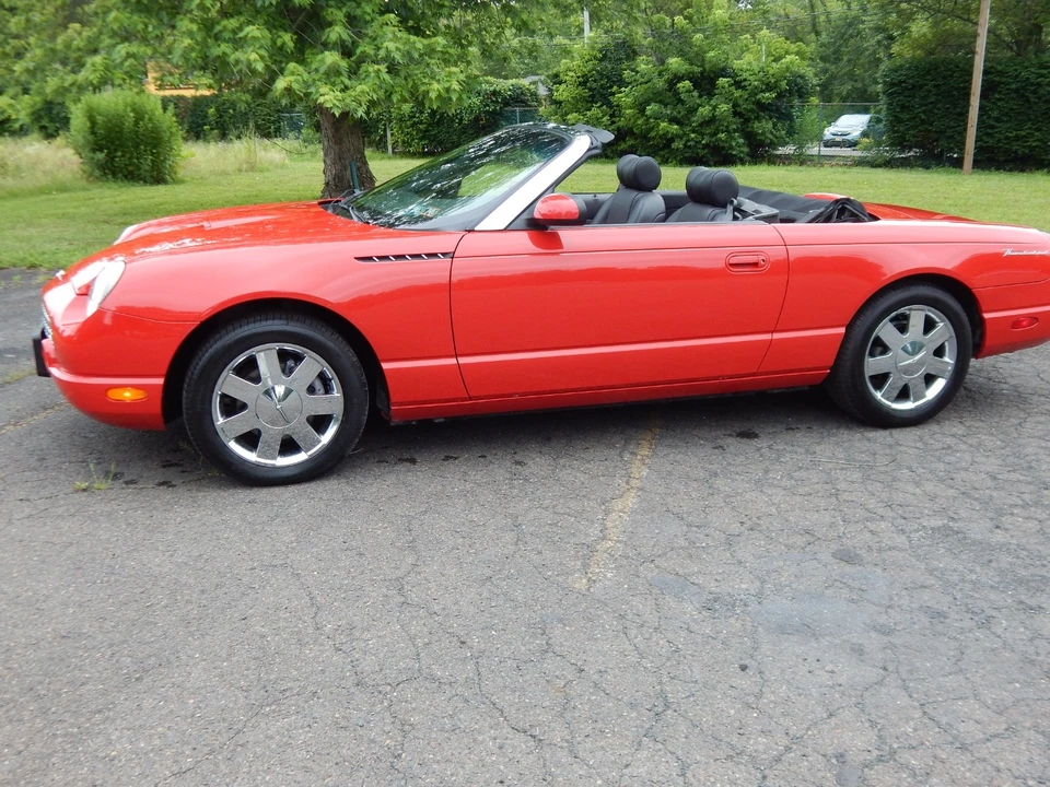 2002 Ford Thunderbird 11th Gen - Image 14 of 31