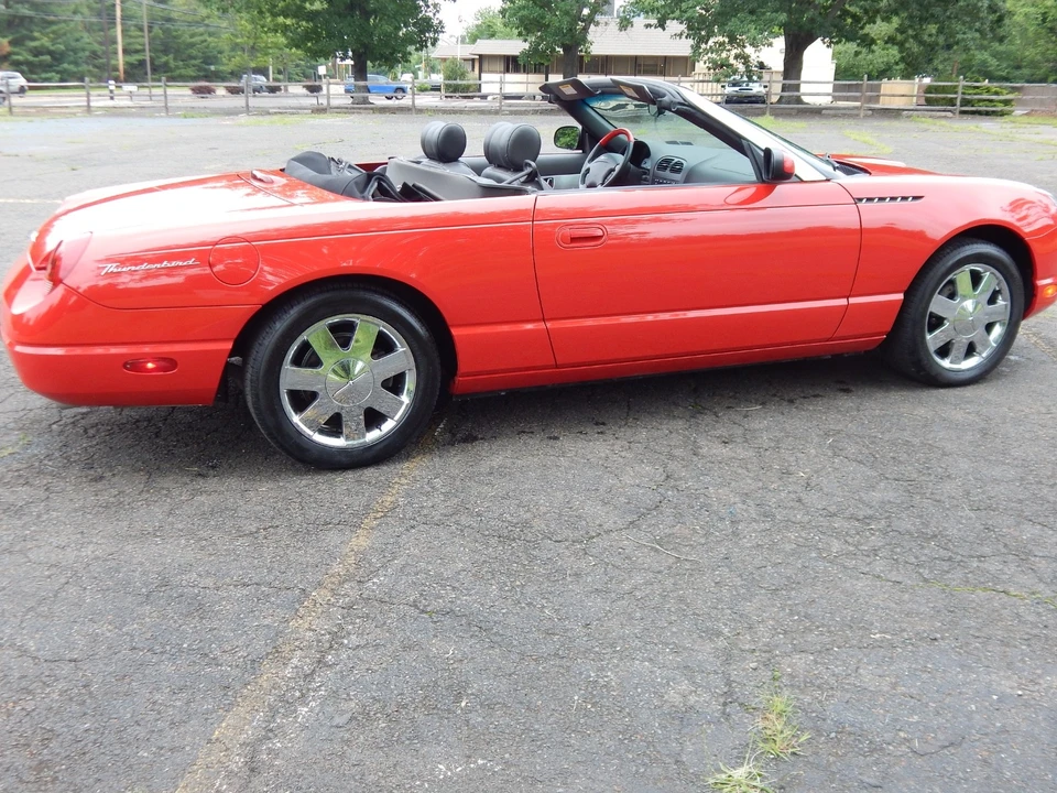 2002 Ford Thunderbird 11th Gen - Image 16 of 31