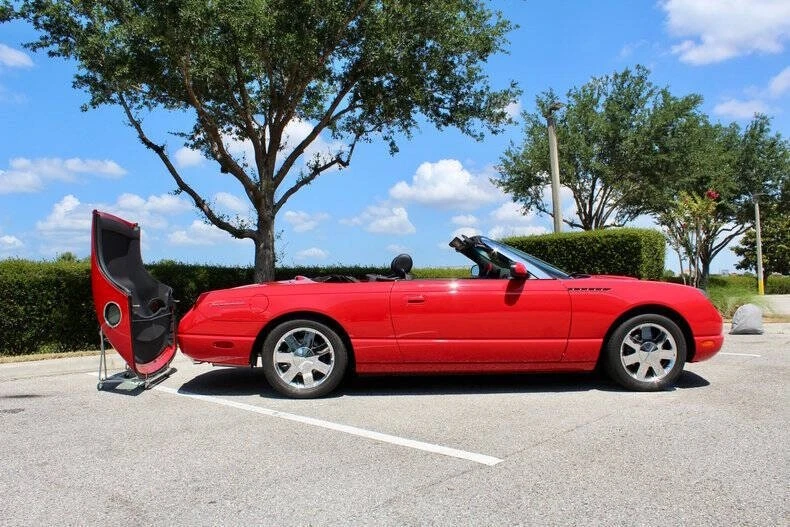 2002 Ford Thunderbird 11th Gen - Image 3 of 31