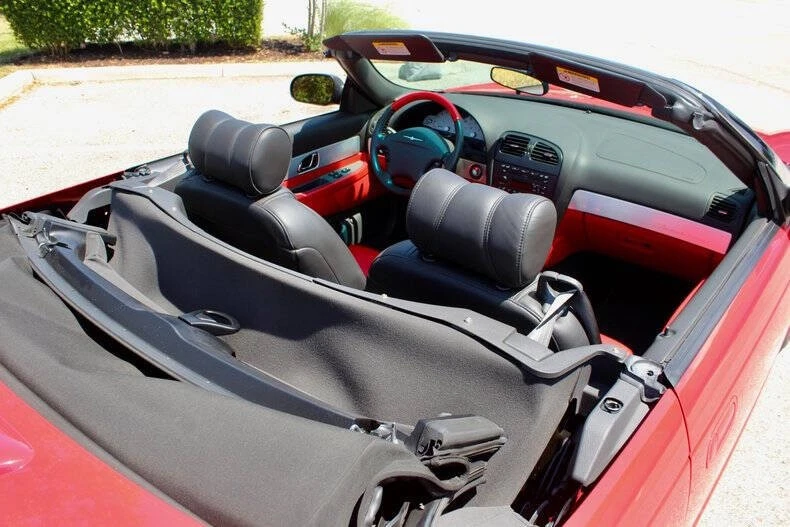2002 Ford Thunderbird 11th Gen - Image 26 of 31