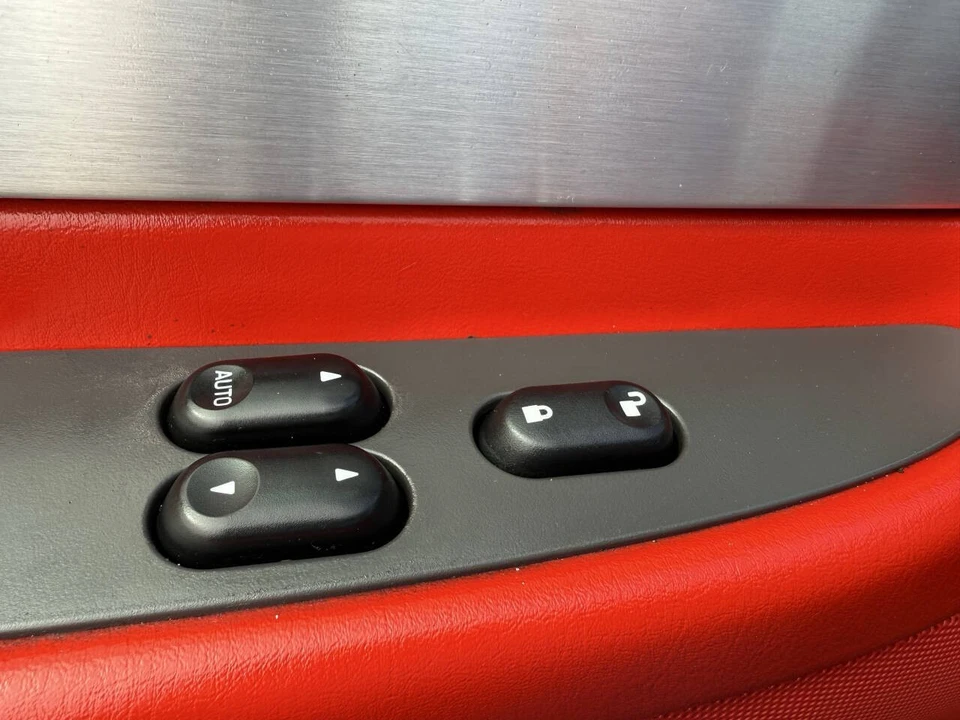 2002 Ford Thunderbird 11th Gen - Image 24 of 25