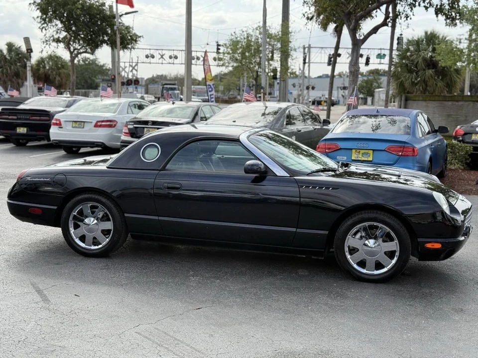 2002 Ford Thunderbird 10th Gen - Image 8 of 12