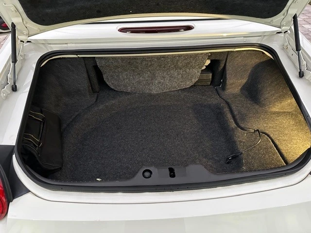 2002 Ford Thunderbird 11th Gen - Image 7 of 10