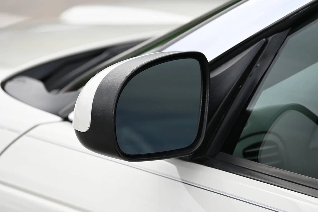 2002 Ford Thunderbird 11th Gen - Image 24 of 31