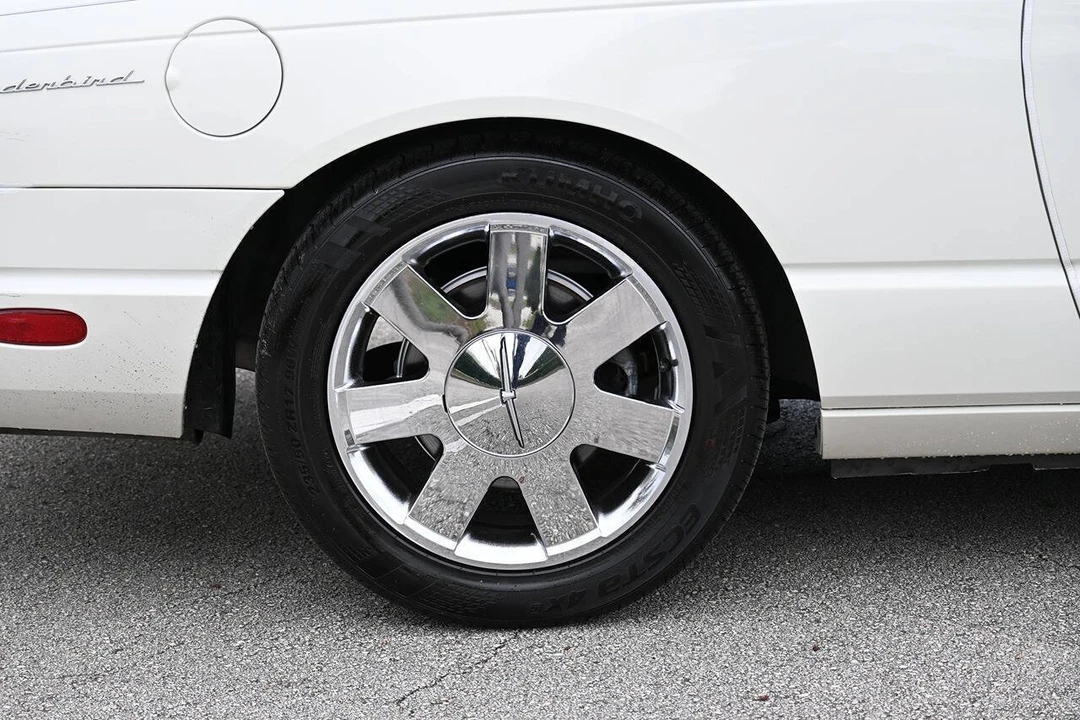 2002 Ford Thunderbird 11th Gen - Image 16 of 31