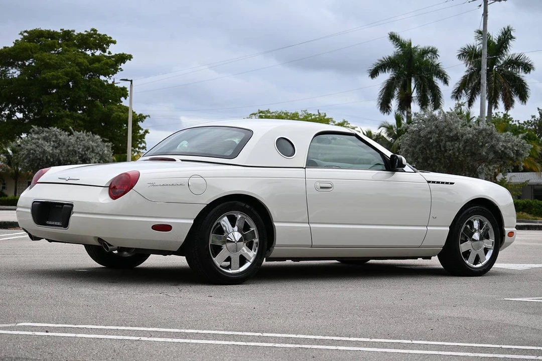 2002 Ford Thunderbird 11th Gen - Image 14 of 31
