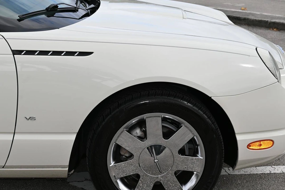 2002 Ford Thunderbird 11th Gen - Image 30 of 31