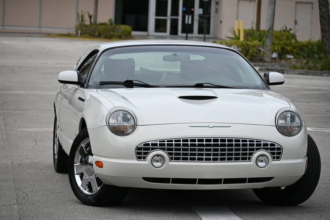 2002 Ford Thunderbird 11th Gen - Image 4 of 31
