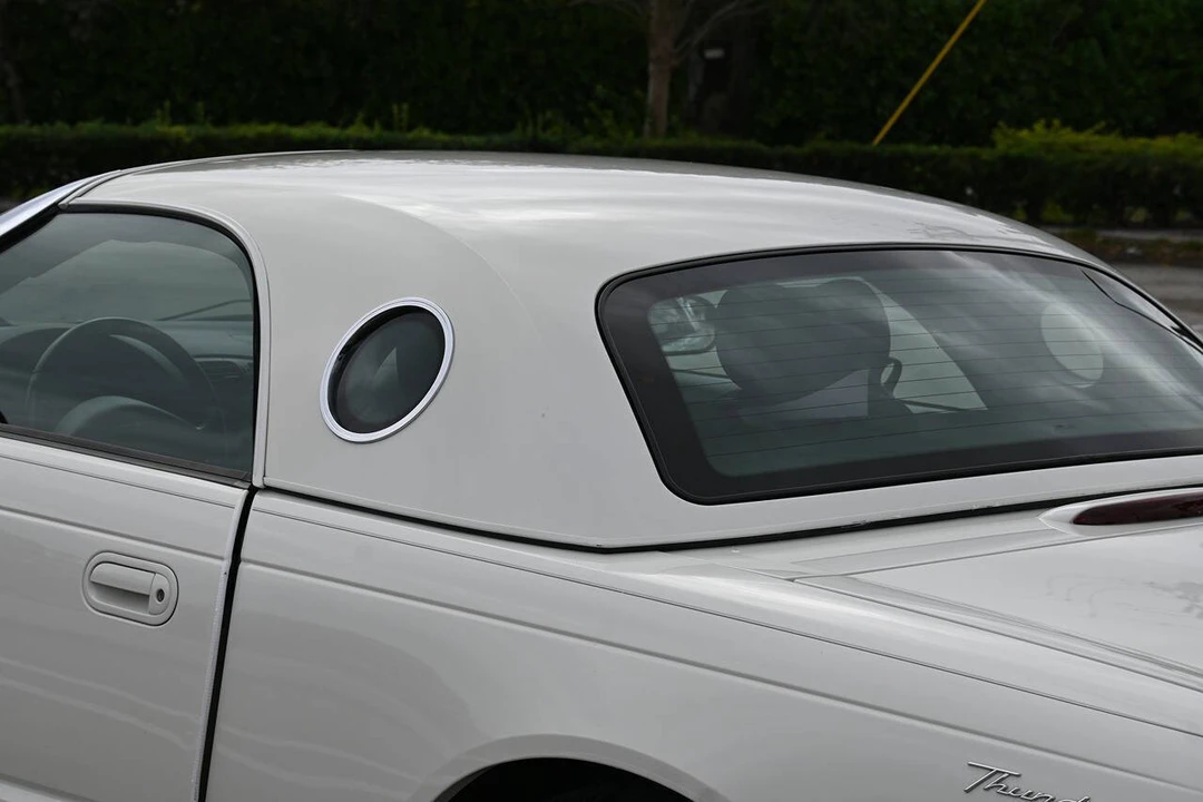 2002 Ford Thunderbird 11th Gen - Image 25 of 31