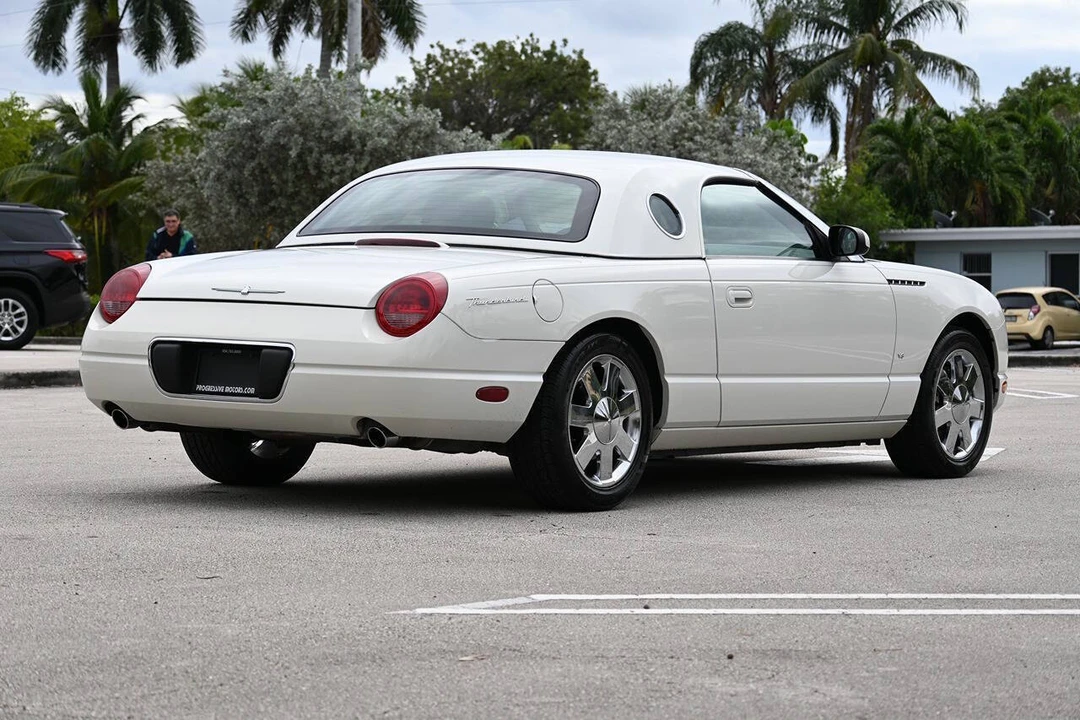 2002 Ford Thunderbird 11th Gen - Image 13 of 31