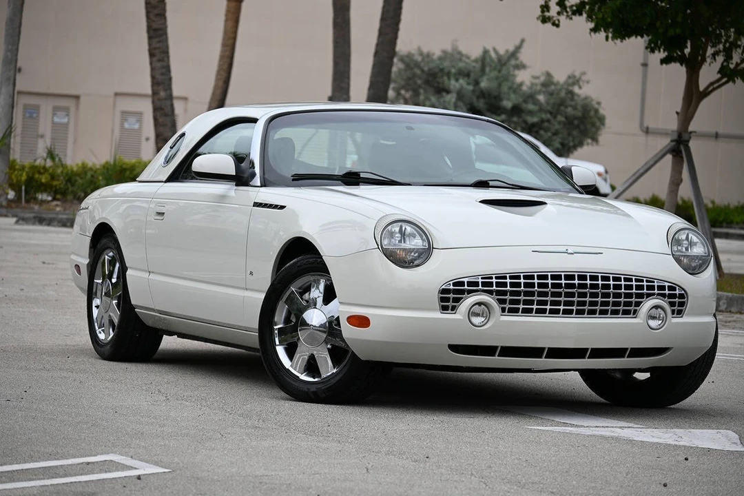 2002 Ford Thunderbird 11th Gen - Image 3 of 31