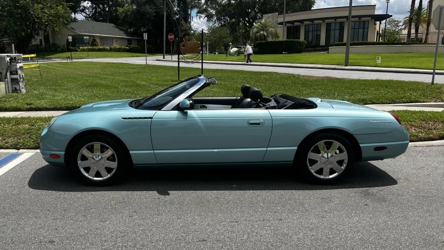 2002 Ford Thunderbird 11th Gen - Image 2 of 31