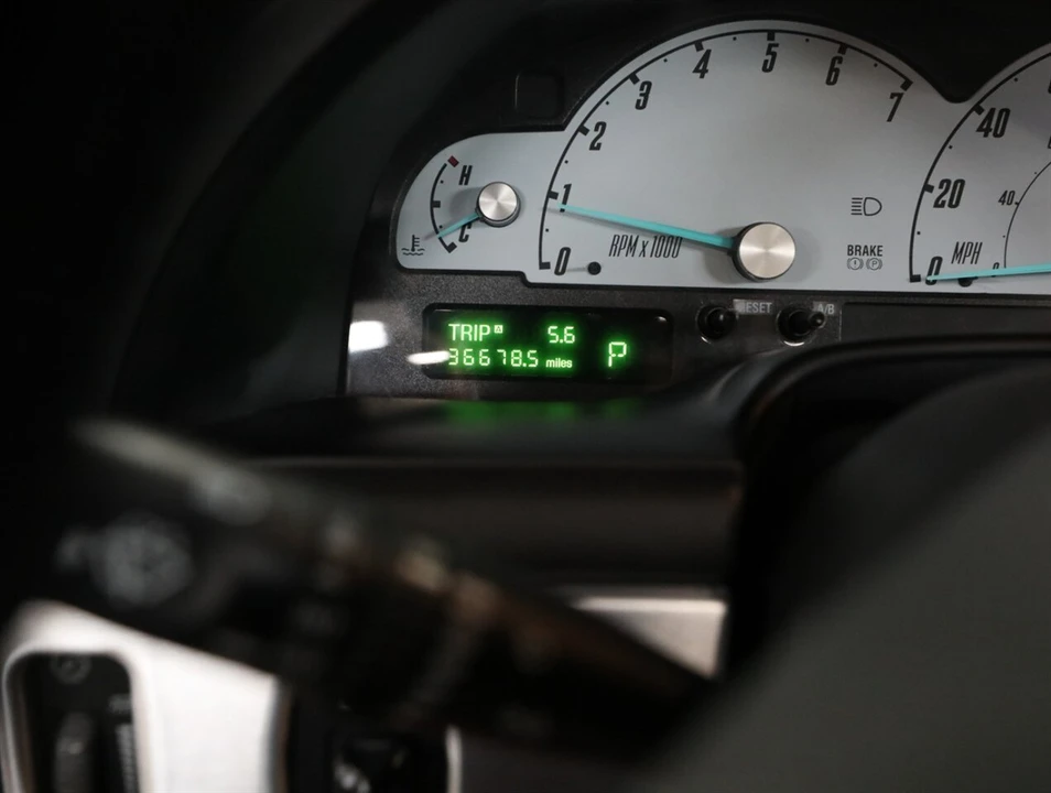 2002 Ford Thunderbird 11th Gen - Image 29 of 31