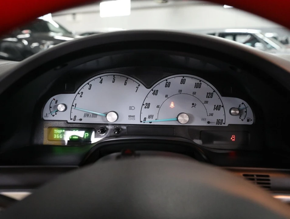 2002 Ford Thunderbird 11th Gen - Image 28 of 31