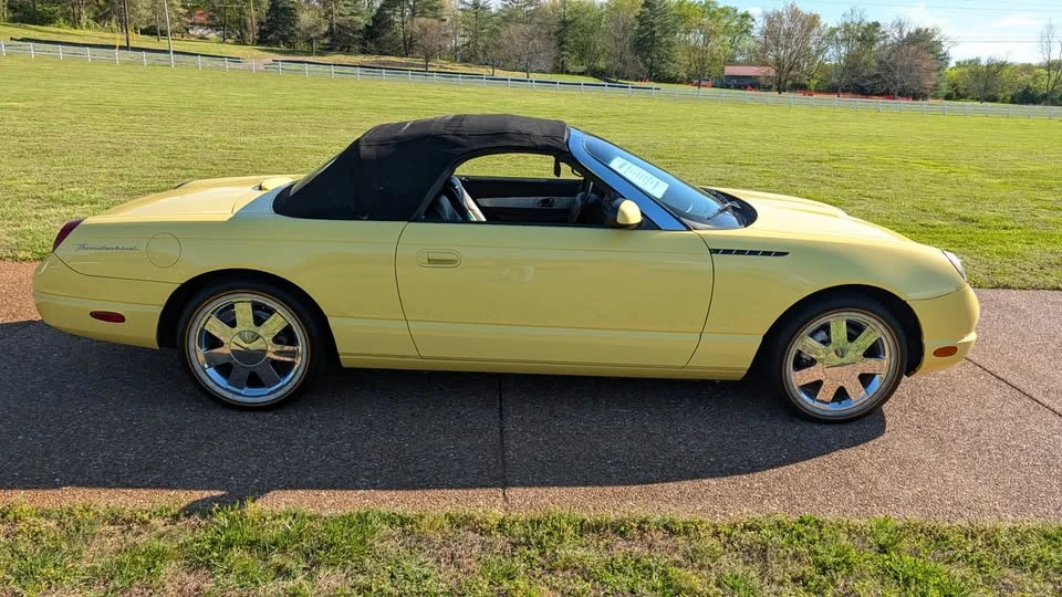 2002 Ford Thunderbird 11th Gen - Image 13 of 20