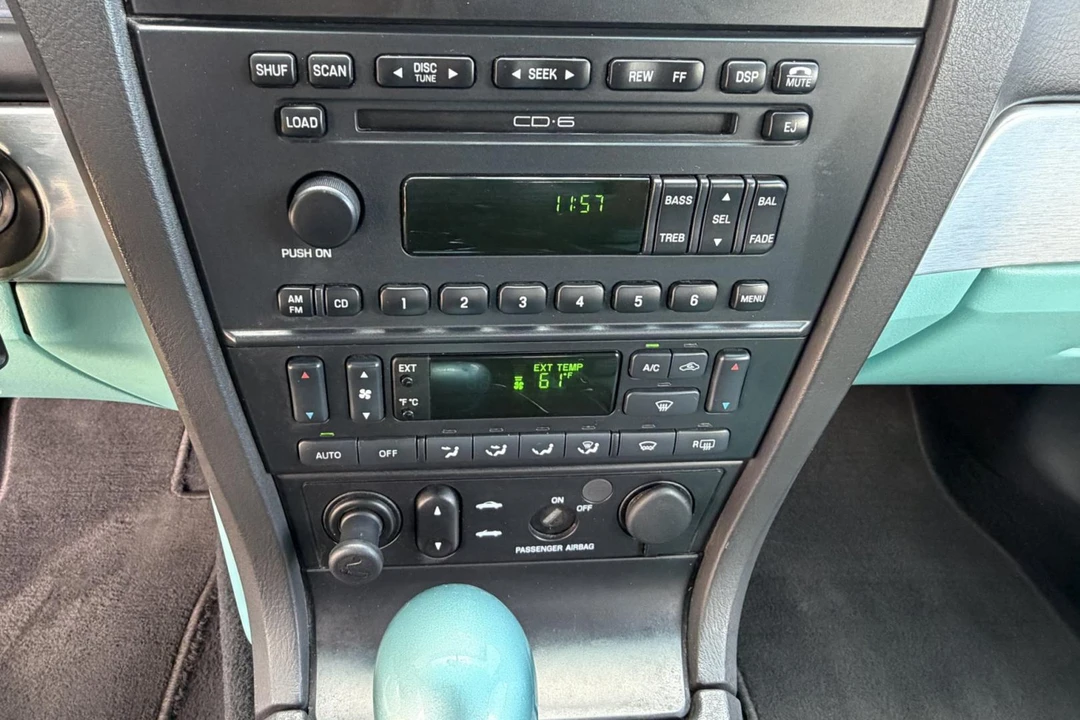 2002 Ford Thunderbird 11th Gen - Image 10 of 27