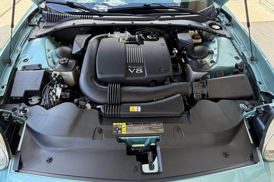 2002 Ford Thunderbird 11th Gen - Image 13 of 27